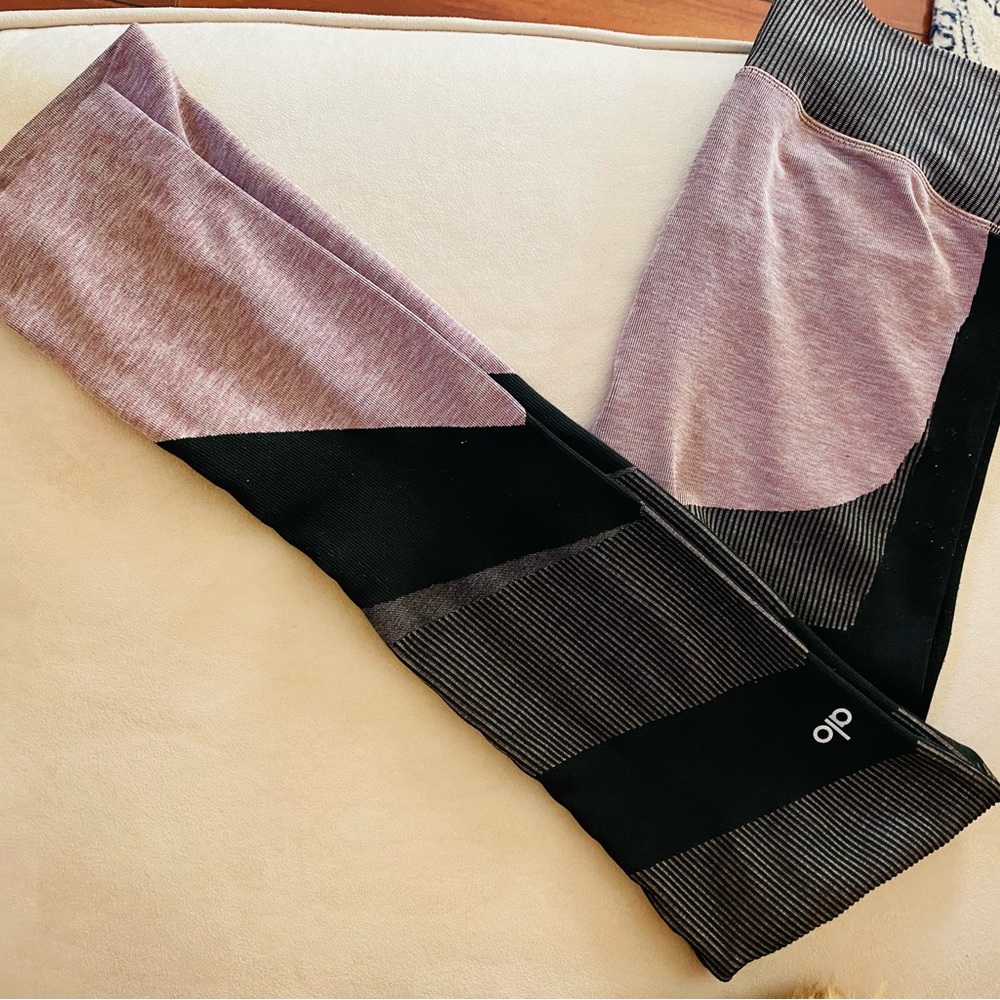 ALO yoga leggings size Large, in beige and black.Long legs.